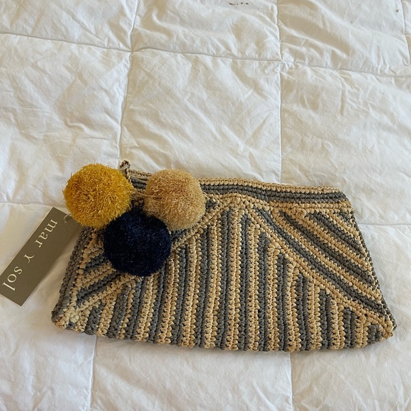 MAR Y SOL
SONIA CLUTCH Brand New with Tag - Picture 4 of 7